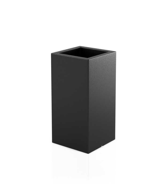 Donica Tower pot czarna.jpg