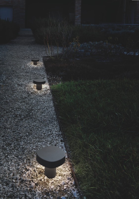 lampa_outdoor_ailati-lights-by-zafferano_ciottolo_słupek_niski