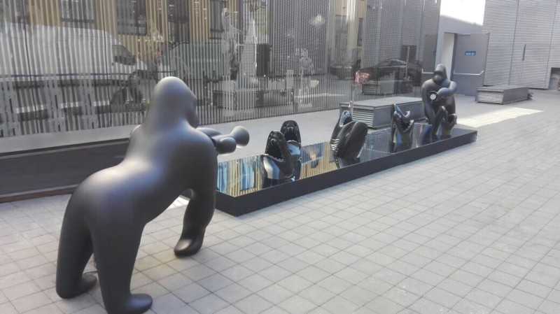 lampa-dekoracja-rzeźba-KONG-qeeboo-design-by-Stefano--Giovannoni