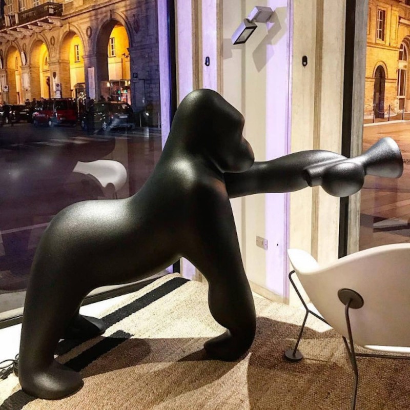 lampa-dekoracja-rzeźba-KONG-qeeboo-design-by-Stefano--Giovannoni