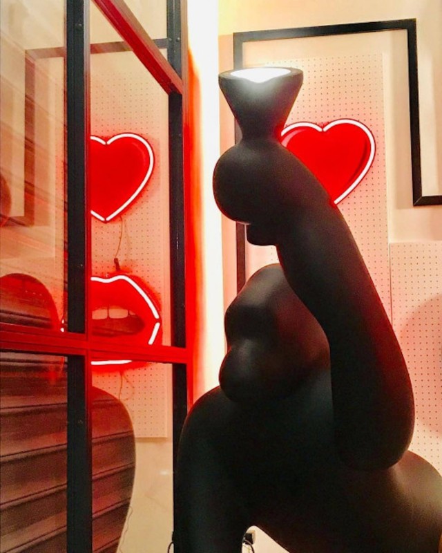 lampa-dekoracja-rzeźba-KONG-qeeboo-design-by-Stefano--Giovannoni