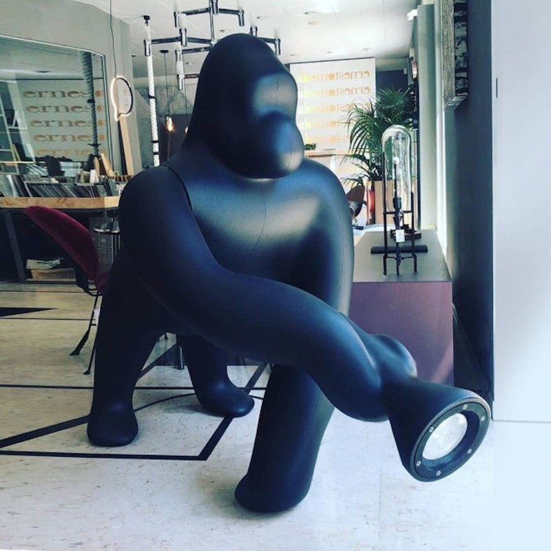 lampa-dekoracja-rzeźba-KONG-qeeboo-design-by-Stefano--Giovannoni