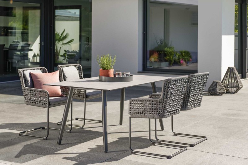 krzesło_ogrodowe_fotel_obiadowy_na_płozach_GRETA_stern