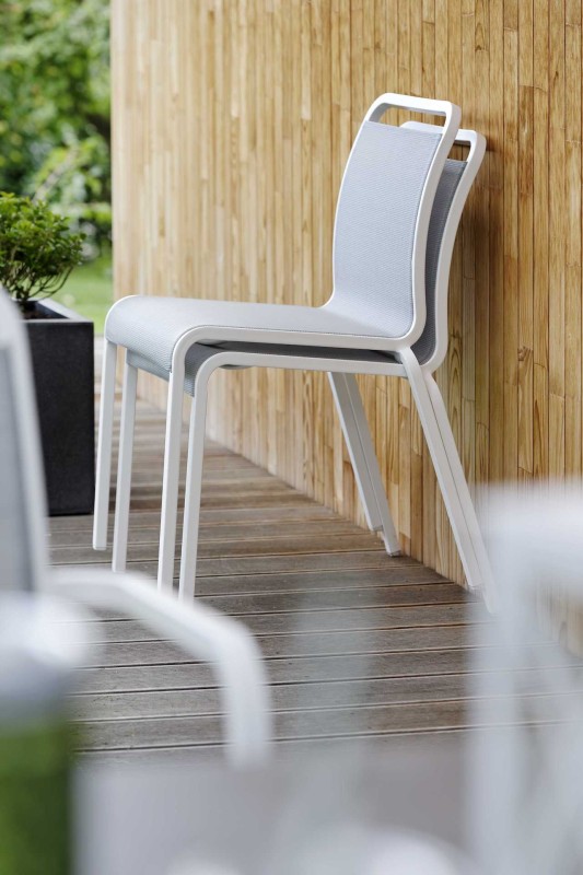 krzesłoogrodowe_stern_OSCAR_biało_szare