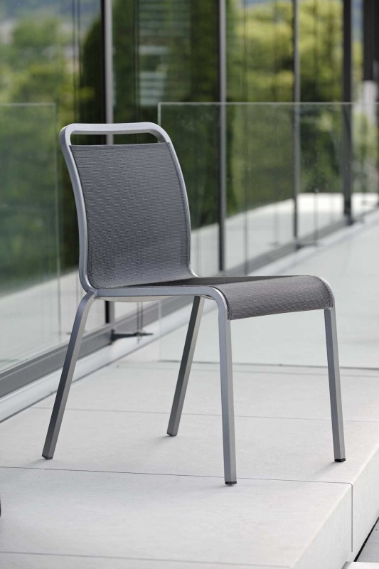 krzesło_ogrodowe_stern_oscar_rama_grafit_siedzisko_silver_grey