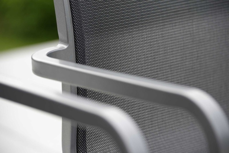 krzesło_ogrodowe_stern_oskar_z_podłokietnikami_rama_grafit_metariał_szary_418416