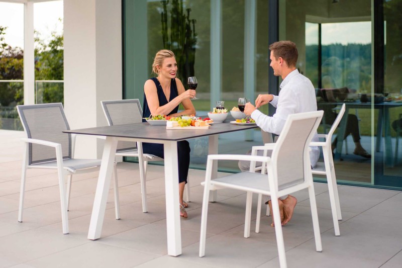 stół_ogrodowy_stern_interno_180x100_rama_biała_blat_smoky_432043