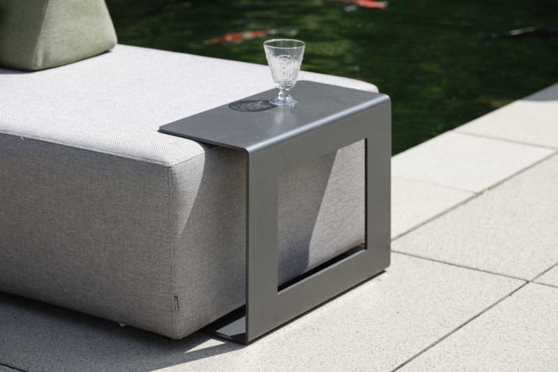 stolik_boczny_side_table_stern