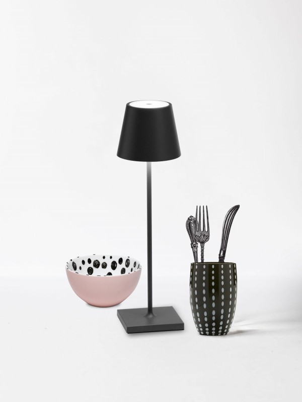 lampka_ogrodowa_LED_USB_poldina_pret-a-porter_zafferano_czarna