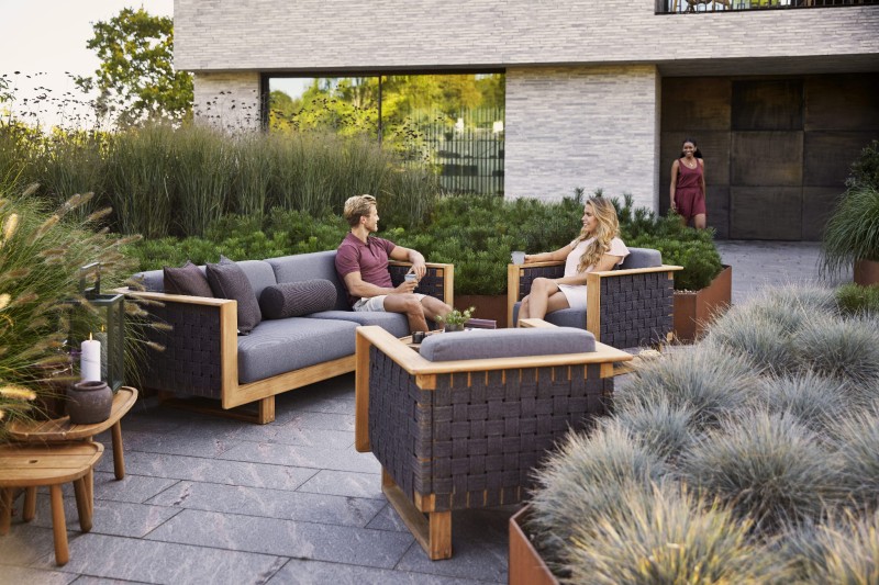 sofa_ogrodowa_ANGLE_caneline_aranżacja