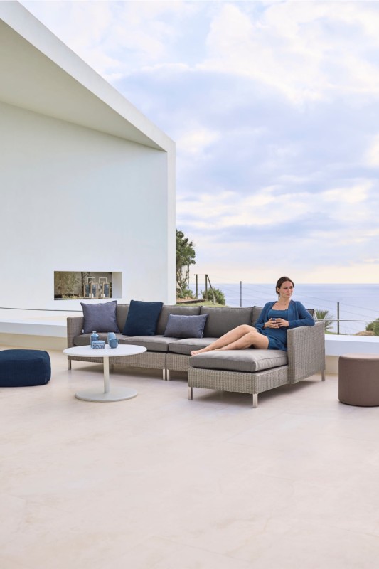 Podnóżek_stolik_CONNECT_caneline