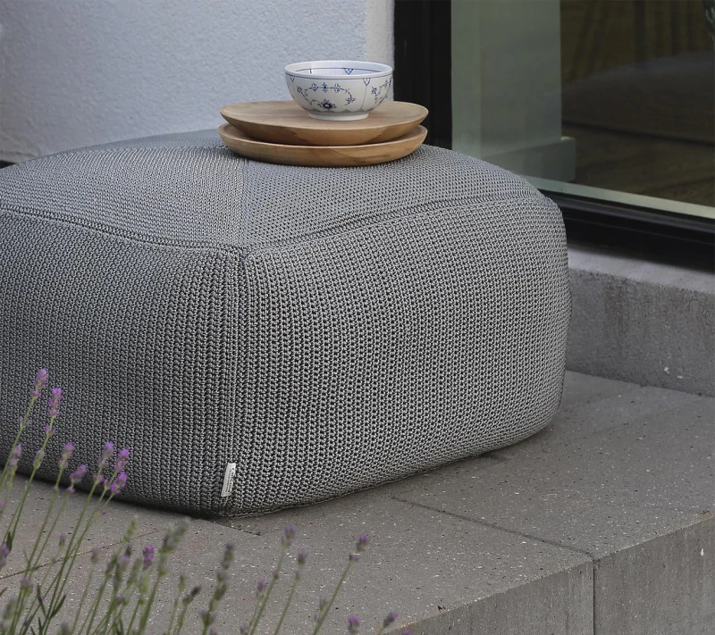 Podnóżek_DIVINE_caneline