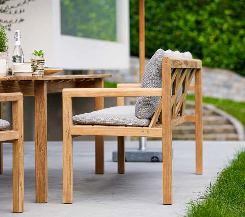 Ogrodowa_ławka_trzyosobowa_GRACE_caneline