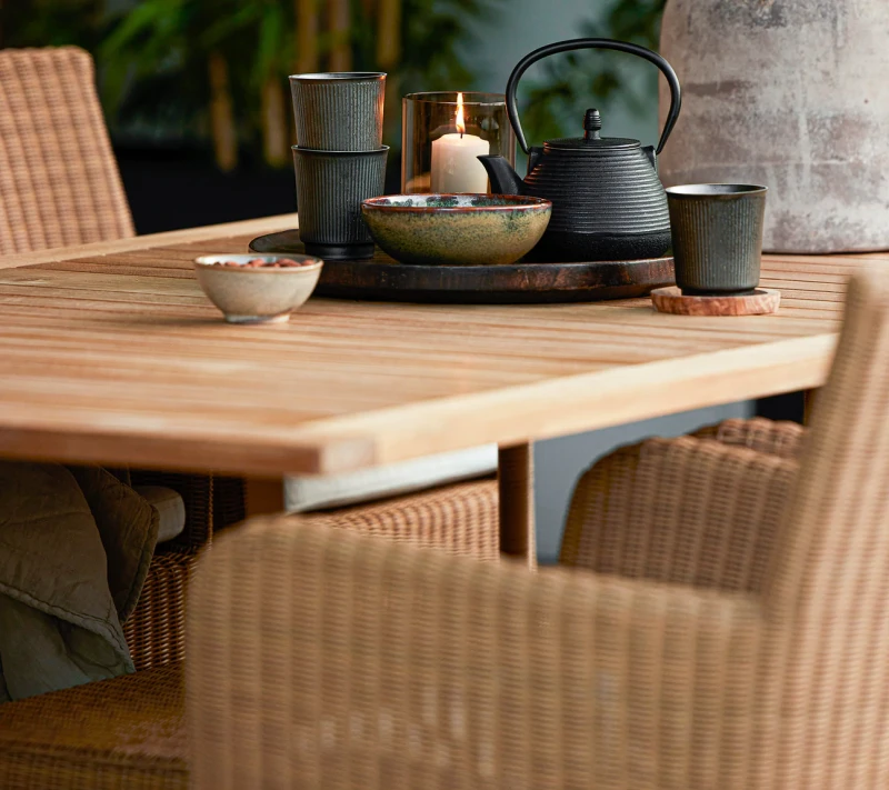 Ogrodowy_stół_obiadowy_LANSING_caneline