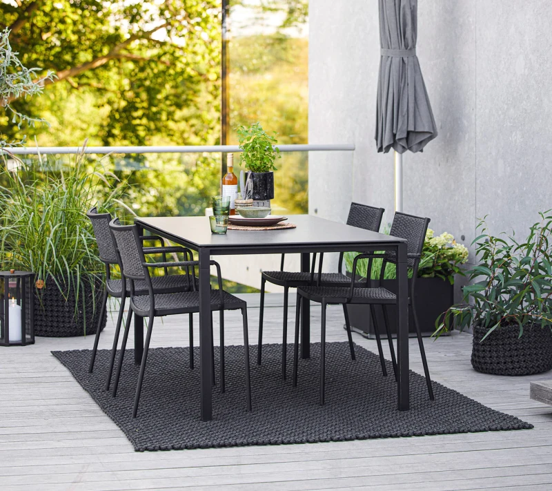 Ogrodowe_krzesło_obiadowe_LESS_caneline