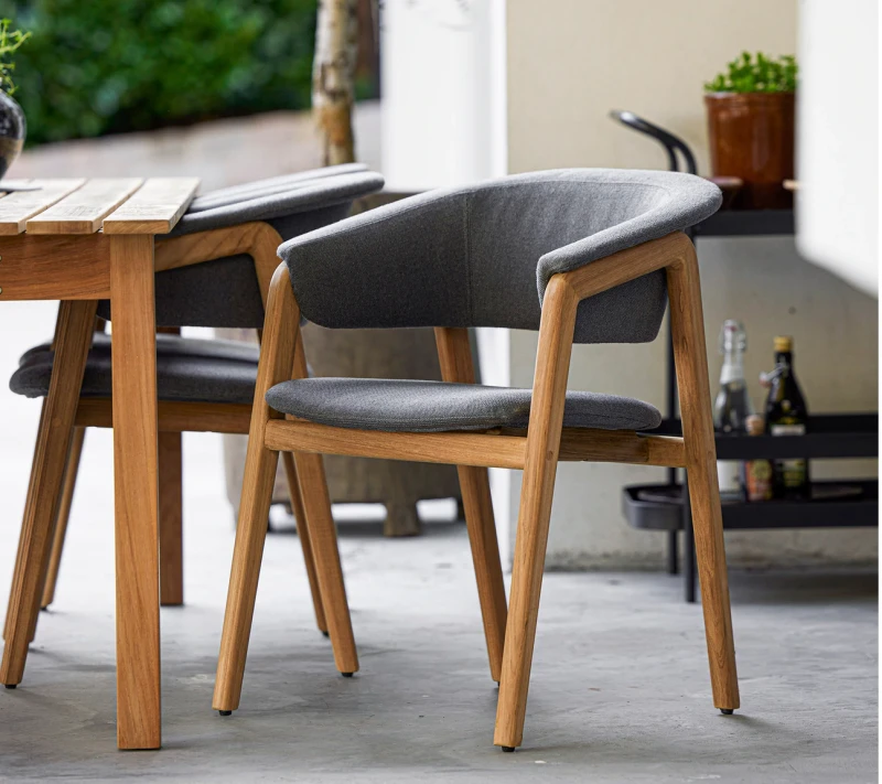 Ogrodowe_krzesło_obiadow_LUNA_caneline