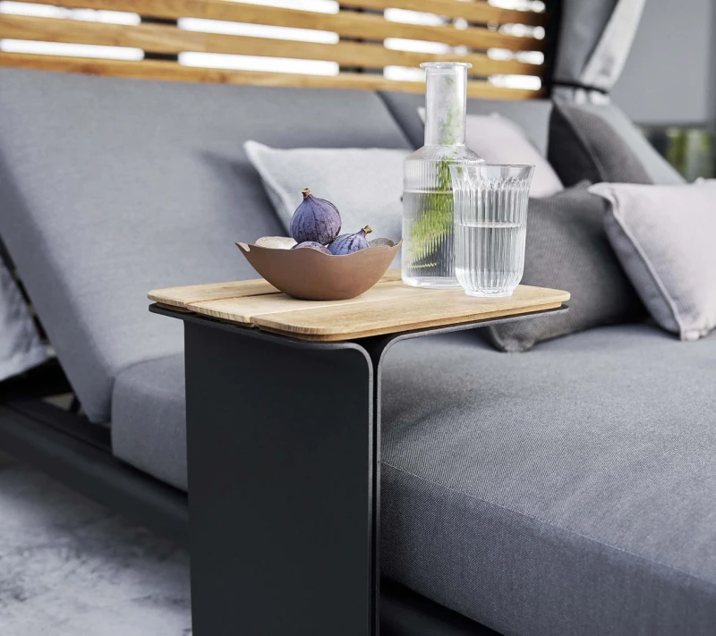 Ogrodowy_stolik_boczny_MEGA_caneline