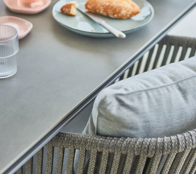 Ogrodowy_stół_obiadowy_PURE_caneline