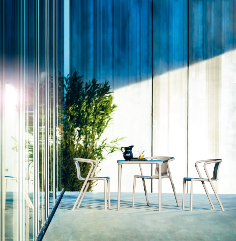 Krzesło_ogrodowe_AIRARMCHAIR_magis