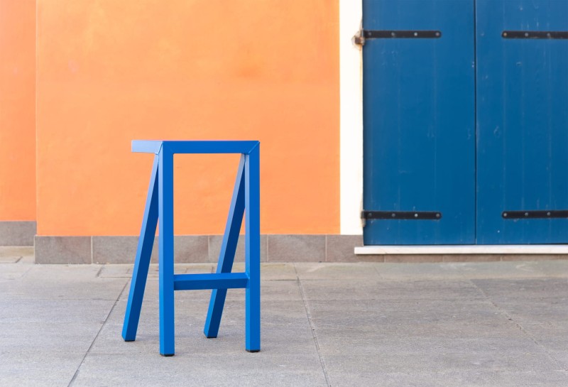 Ogrodowy_stołek_barowy_BUREAURAMA_magis