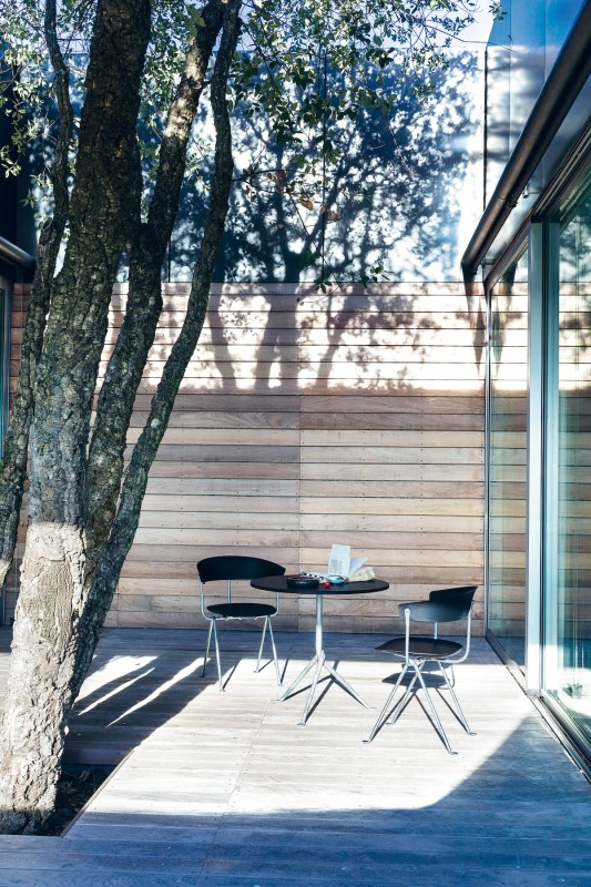 eleganckie_krzesło_ogrodowe_OFFICINA_magis