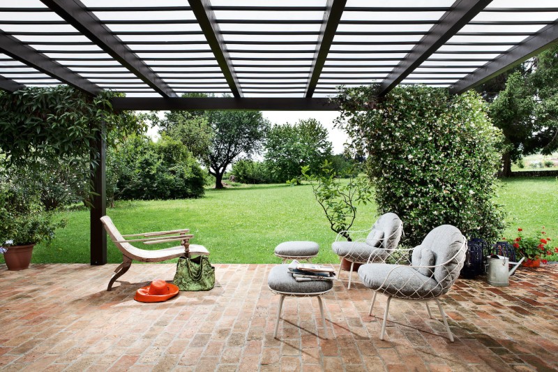 Ogrodowy_fotel_wypcozynkowy_PINA_magis