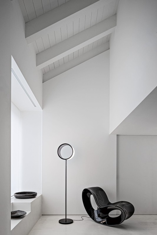 Designerski_fotel_bujany_VOIDO_magis