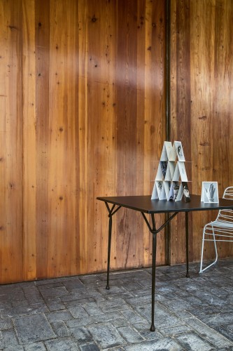 Nowoczesny stół ogrodowy 90 x 90 cm :: OFFICINA 