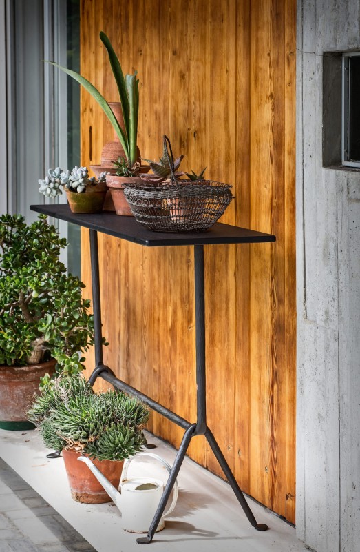 Stalowy_stolik_ogrodowy_OFFICINA_BISTROT_magis