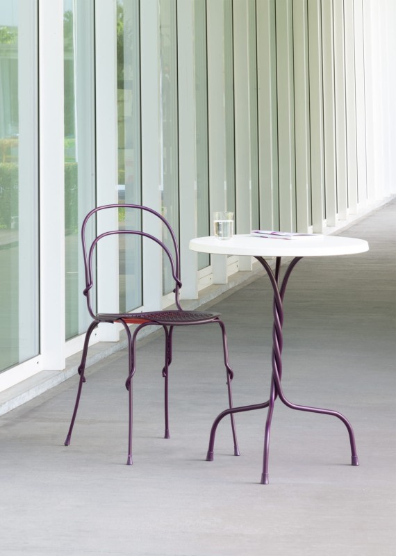 Stylowy_stolik_ogrodowy_VIGNA_magis