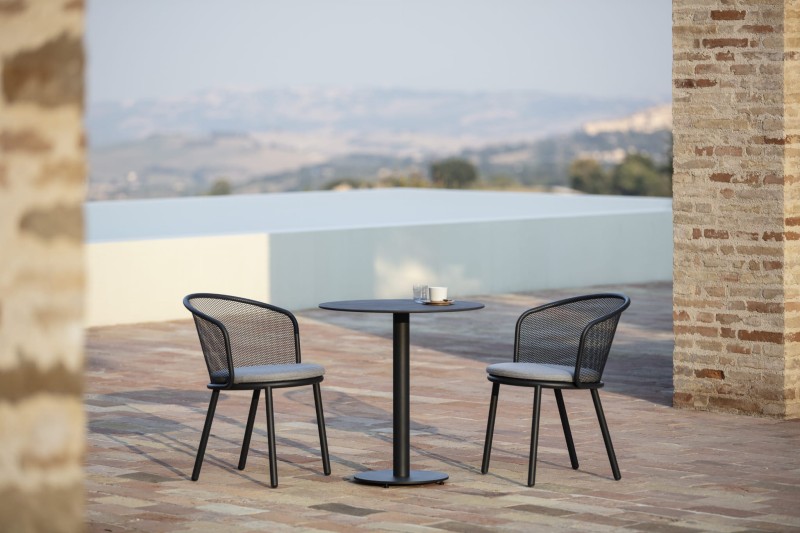 Lunchowy_ogrodowy_stolik_BRANTA_todus