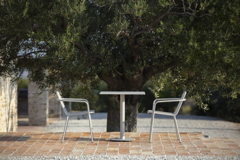 Ogrodowy_Stolik_lunchowy_BRANTA_todus