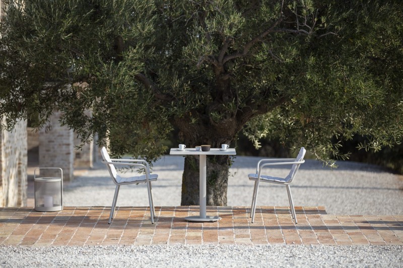 Ogrodowy_Stolik_lunchowy_BRANTA_todus