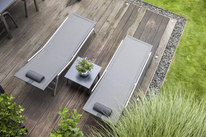 Ogrodowy_stolik_boczny_ALCEDO_todus