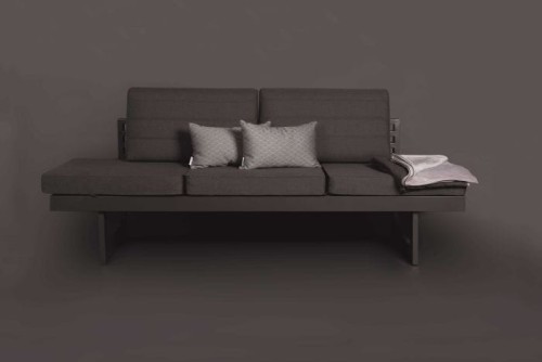 Ogrodowa ławka i leżanka z poduszkami dekoracyjnym i kocem :: NEW HOLLY