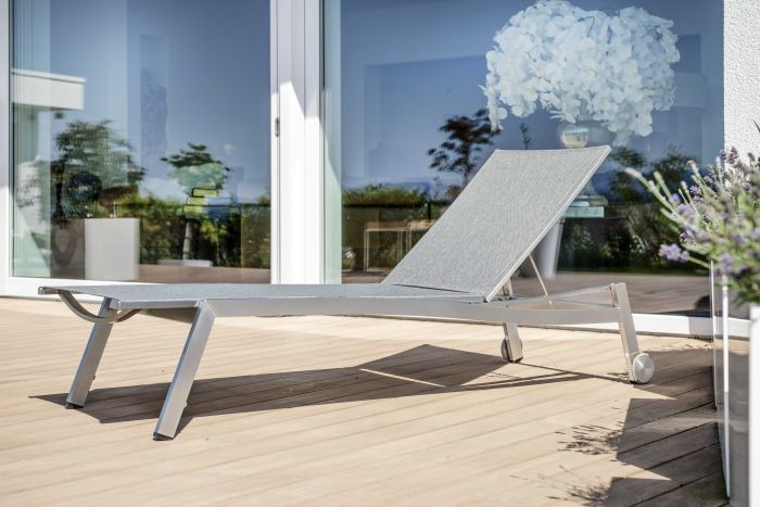 Stalowy_leżak_ogrodowy_ALLROUND_stern