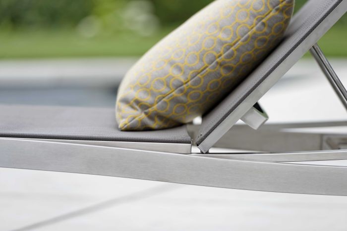 Stalowy_leżak_ogrodowy_ALLROUND_stern