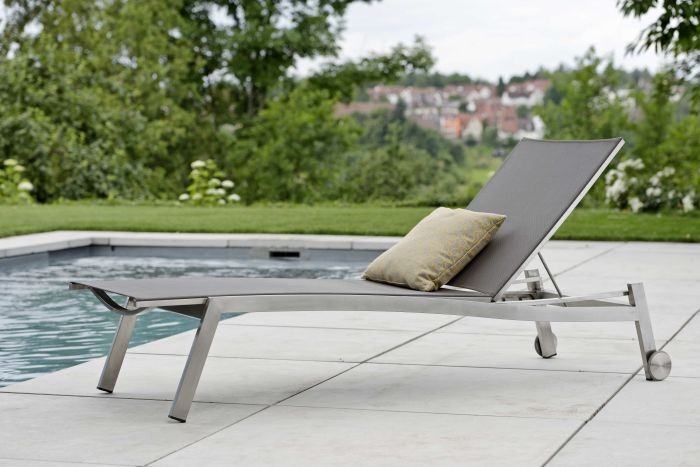 Stalowy_leżak_ogrodowy_ALLROUND_stern