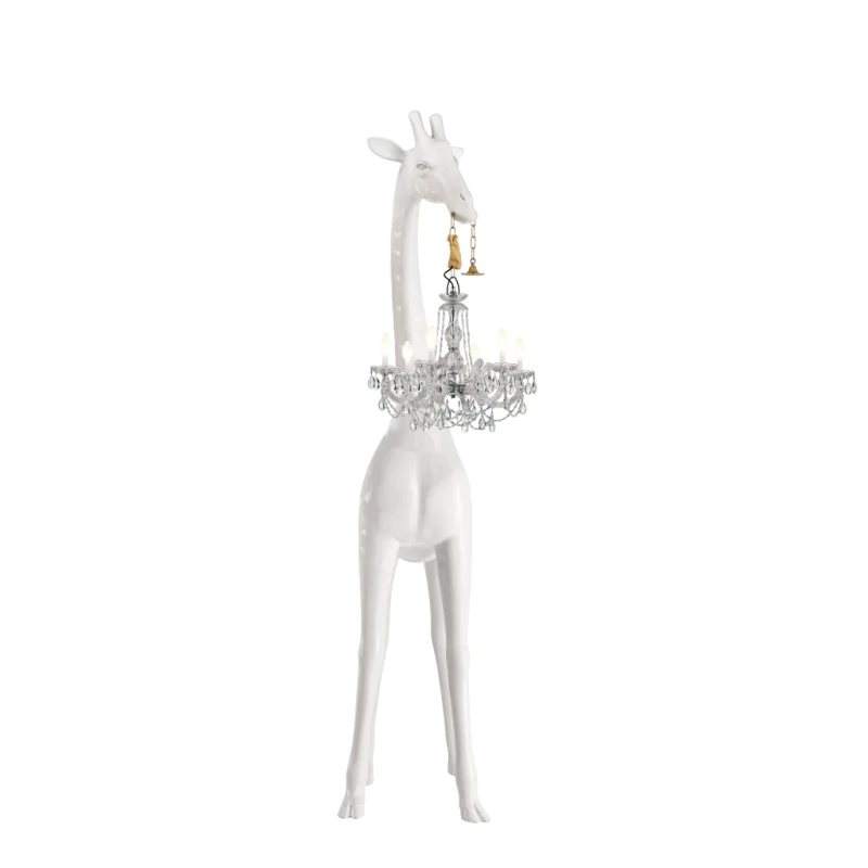rzeźba-z-żyrandolem-qeeboo-giraffe-in-love-m-outdoor-design-by-marcantonio-white-biała