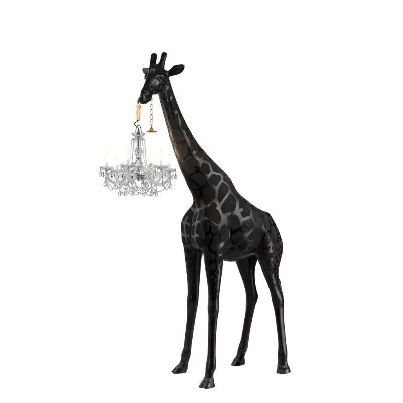 rzeźba-z-żyrandolem-qeeboo-giraffe-in-love-m-outdoor-design-by-marcantonio-white-biała
