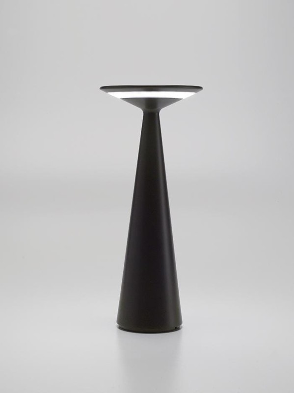 lampka_ogrodowa_led_DAMA_zafferano_czarna