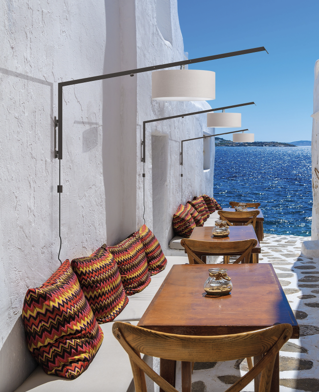 Elegancka_lampa_ogrodowa_naścienna_ANGELICA