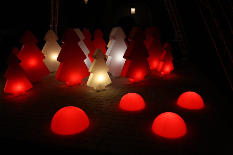 Lampa_ogrodowa_1/2_GLOBO_slide