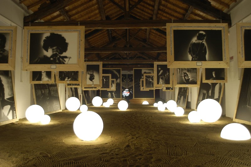 Lampa_ogrodowa_1/2_GLOBO_slide