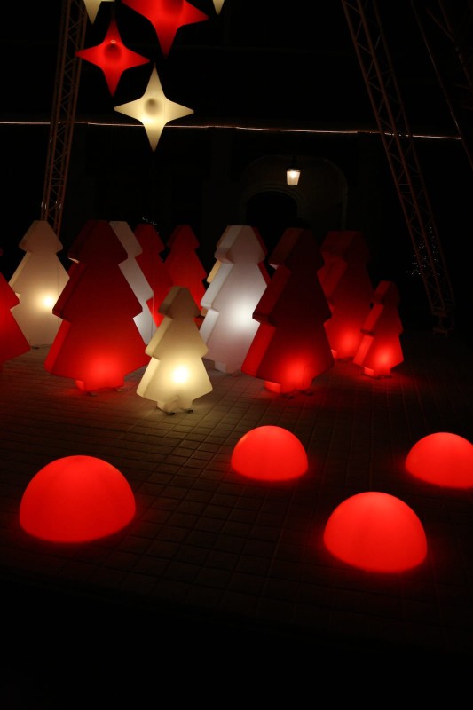 Lampa_ogrodowa_1/2_GLOBO_slide