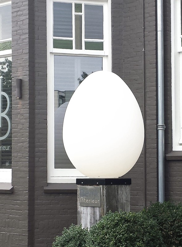 Lampa_podłogowa_DINO_slide