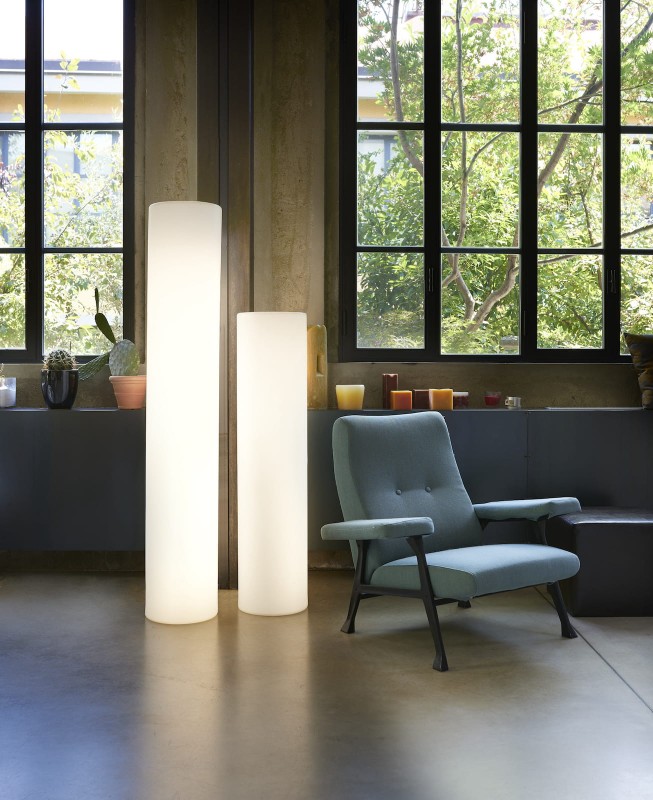 Designerska_lampa_ogrodowa_FLUO_slide