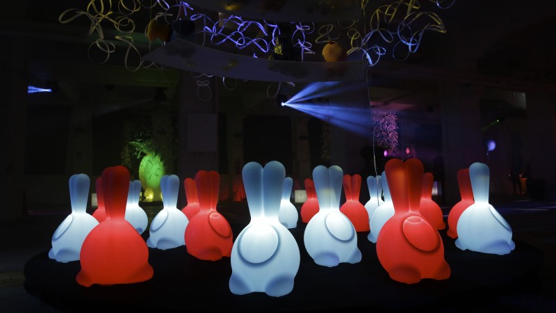 Lampka_stołowa_LED_JUMPIE_slide