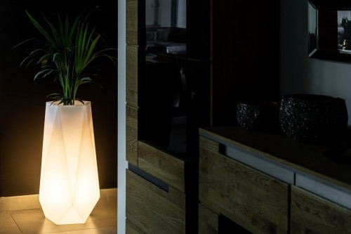 Podświetlana donica ogrodowa SIENA :: geometryczny design, idealna do wnętrz i na zewnątrz