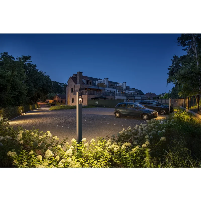 Słupek_oświetleniowy_obustronny_ESKINA_slv